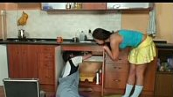 เย็ดไม่ยั้ง เย็ดเด็ก เย็ดสาวรุ่นลูก เย็ดมันส์ หนังโป๊เก่า